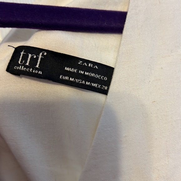 White linen dress with pockets and attached belt - Picture 5 of 10